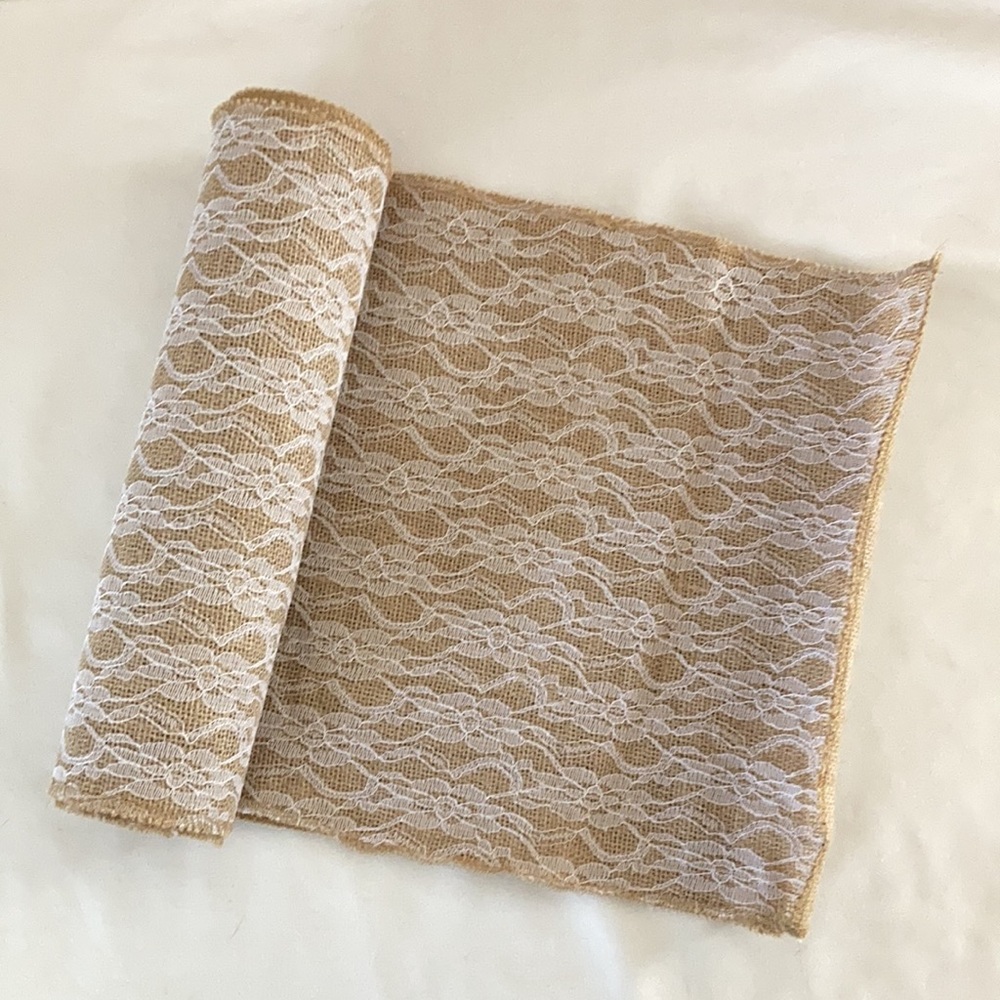 Table Runner - Picture 2 of 8